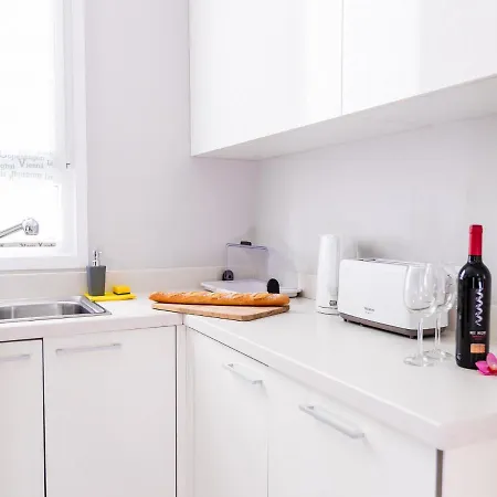 ヴィラ Adelina In アデヘ