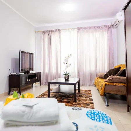 Adelina In ヴィラ *