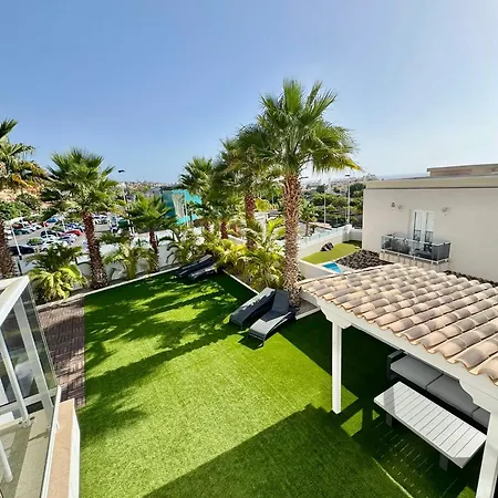 Adelina In Willa Costa Adeje (Tenerife)